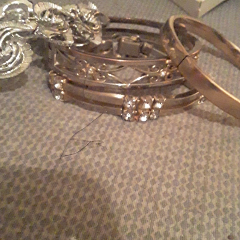4 bracelets